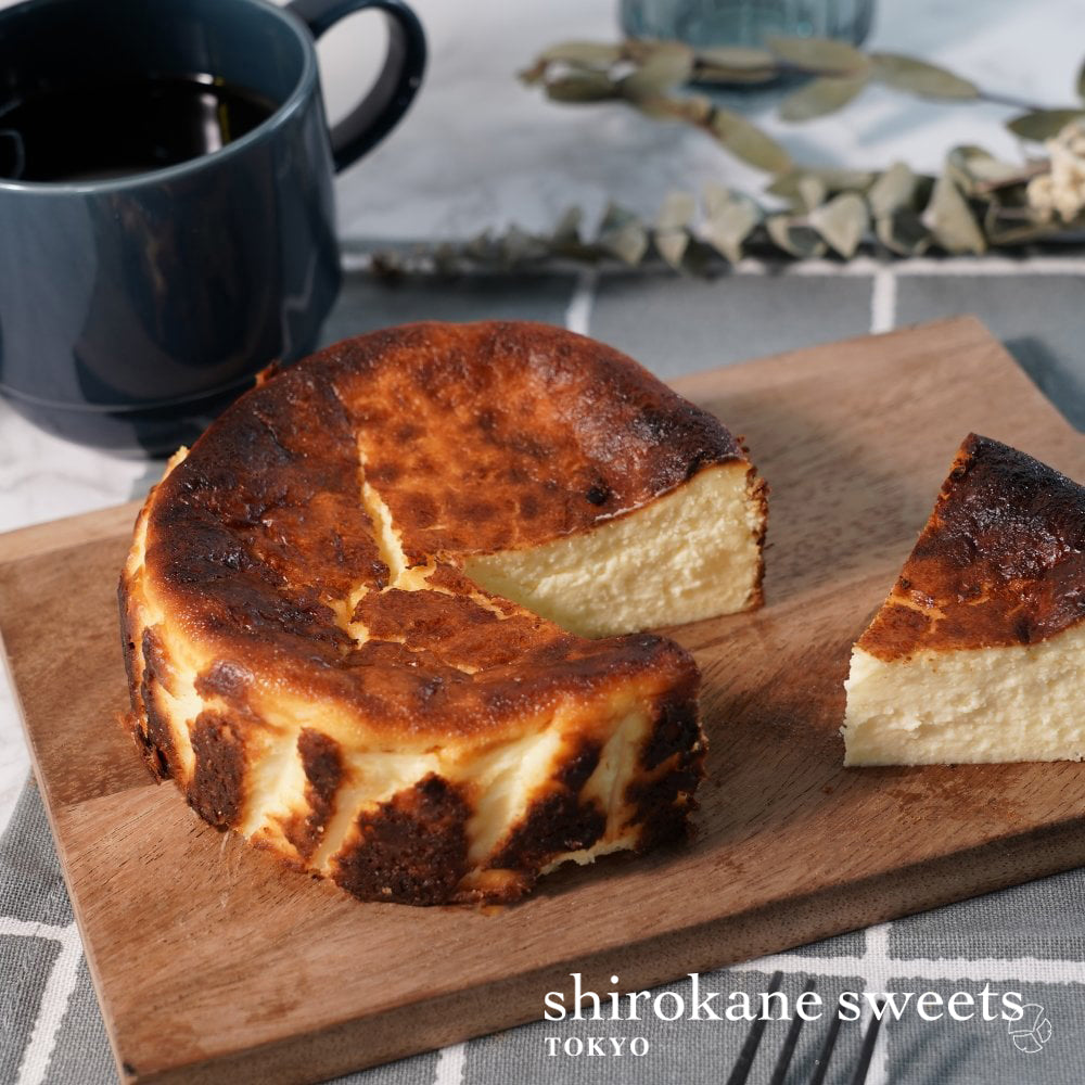 白金プレミアムバスクチーズケーキ/Basque Burnt Cheesecake