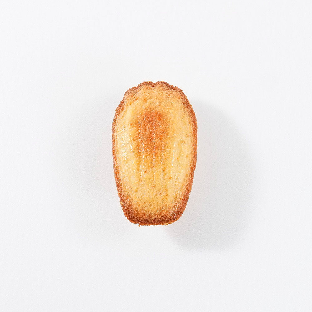 【送料込】白金マドレーヌ 4個入（ポスト投函・配送日時指定不可）