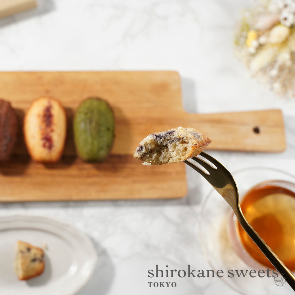 「送料無料」shirokane sweets TOKYO 白金マドレーヌ（ブルーベリー）　4個入（ポスト投函・配送日時指定不可）／HAPPY BITHDAY シール付