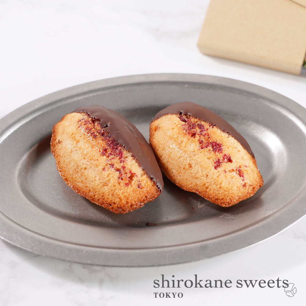 「送料無料」shirokane sweets TOKYO 白金ショコラマドレーヌ（ベリー）　4個入（ポスト投函・配送日時指定不可）／HAPPY BITHDAY シール付