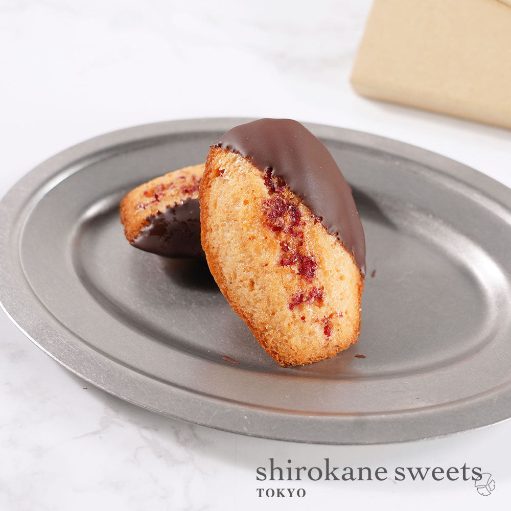 「送料無料」shirokane sweets TOKYO 白金ショコラマドレーヌ（ベリー）　4個入（ポスト投函・配送日時指定不可）／HAPPY BITHDAY シール付