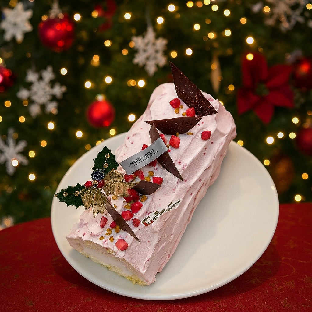 白金ブッシュドノエル（苺）