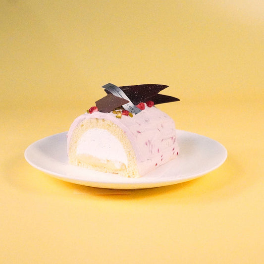 白金クリームロール（苺）　ハーフ